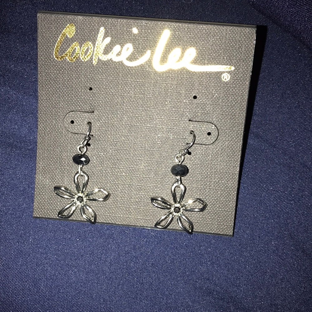 Cookie lee flower earrings